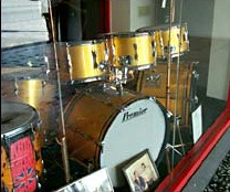 The “main” setup (2 bass drums, 3 mounted toms, 2 floor toms and a snaredrum) is on display at the Guitar Center at the Rock Walk Museum, in Hollywood, California. Courtesy Martin Forsbom.