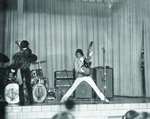 Click to view larger version. Southfield High School, Detroit, Michigan, 22 Nov. 1967, with two Sunn 100S amplifiers and 2×15 cabinets, playing a Gibson ES-335. (Photo: Bob Elliott)