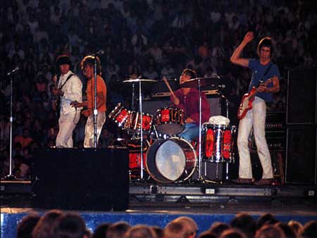August 1968, at the Singer Bowl, New York, with two Sunn 200S amplifiers and two Sunn 200S 2×15 cabinets. Bass is Sunburst Fender Precision Bass with rosewood fretboard.