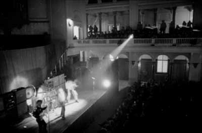 15 Feb. 1970 – Hull City Hall. Photo: Chris McCourt