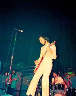 30 Aug., 1972, Deutschlandhalle, Berlin, Germany, cherry sunburst model, with strap pin behind neck/body joint.